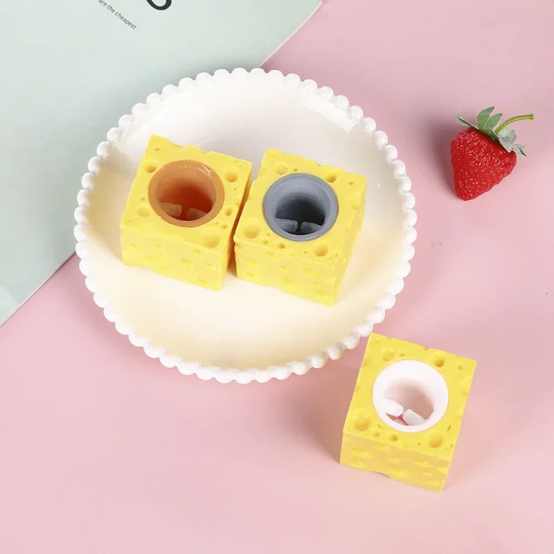 Pop Up Funny Mouse & Cheese Block - Image 3