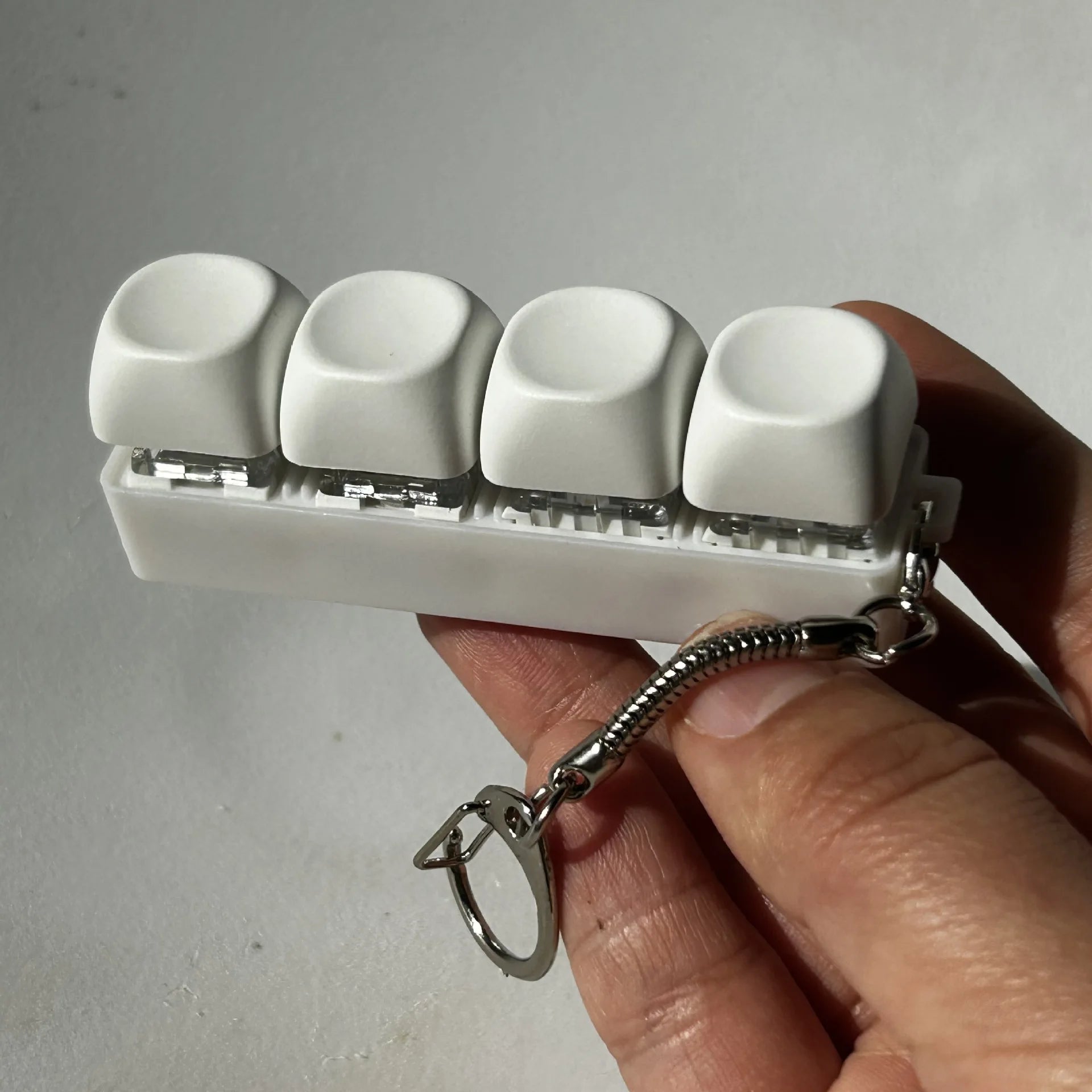 4/9-Button Keyboard Keychain Shaft Tester Fidget Toy - Image 2